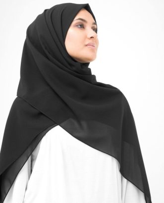 hijab-warna-hitam