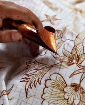 Batik Cirebon: Sejarah, Jenis, dan Filosofi Motifnya