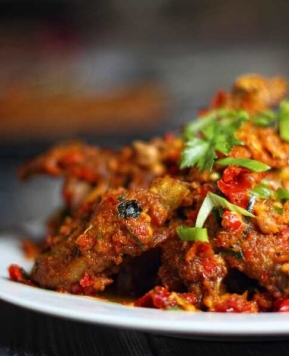 5 Makanan Pedas Khas Indonesia, Salah Satunya Ayam Betutu