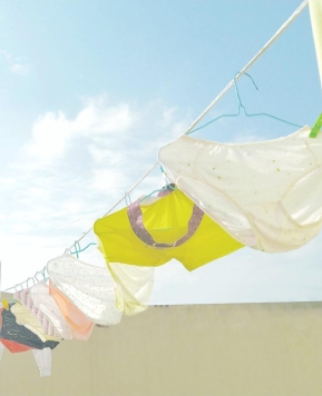 6 Tips Membersihkan Underwear dari Noda