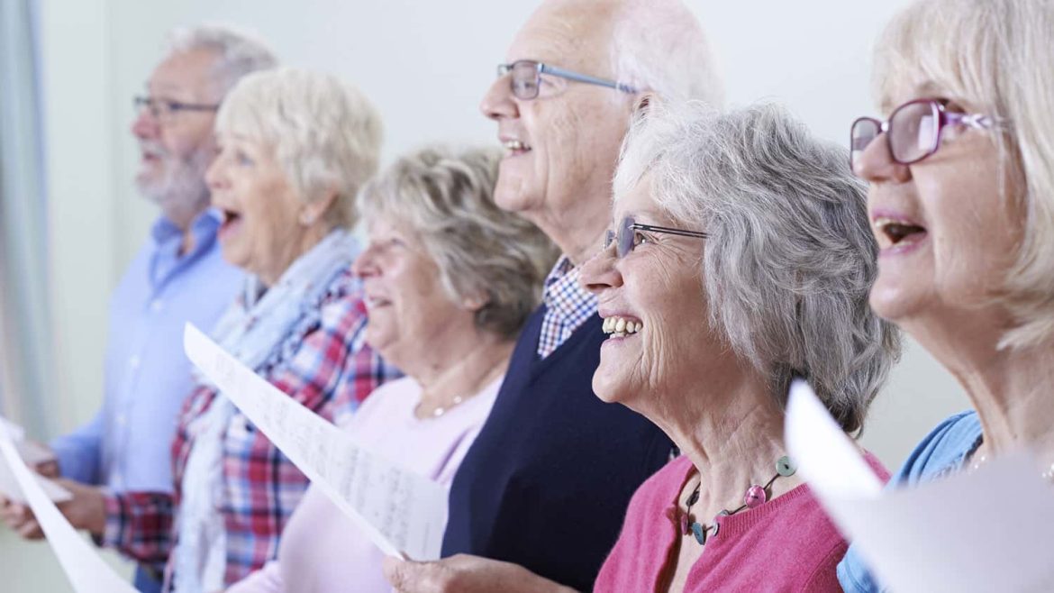 manfaat-bernyanyi-bagi-lansia