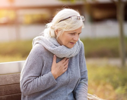 Isolasi Sosial, Kesepian, dan Risiko Penyakit Jantung pada Wanita Platinum