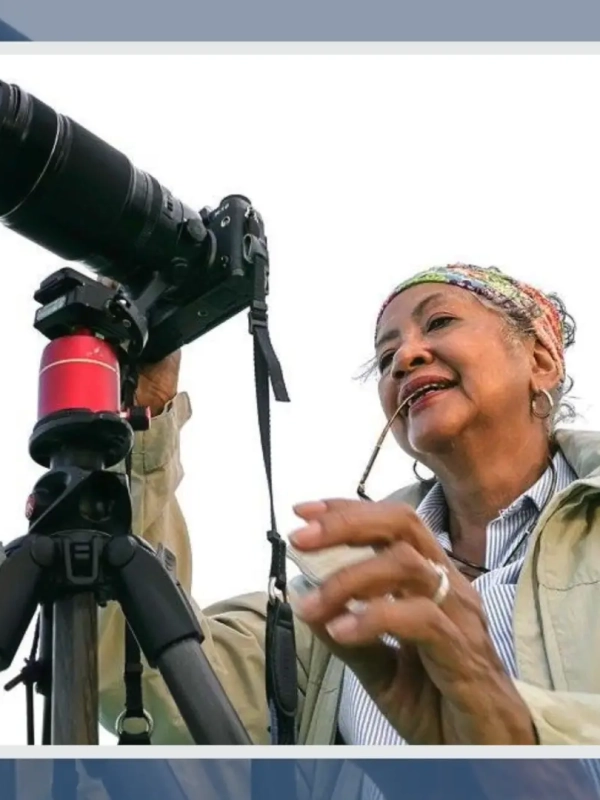 Awet Muda dengan Kamera: Perjalanan Hermandari Kartowisastro di Dunia Fotografi